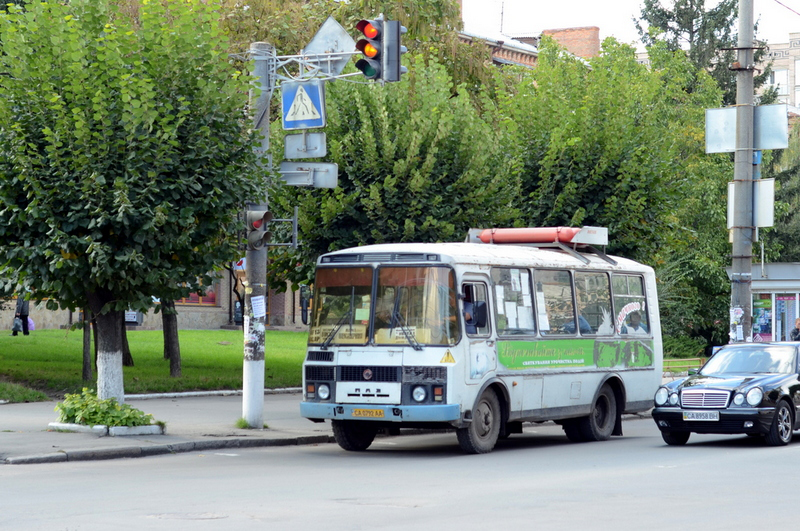 אומן (143)