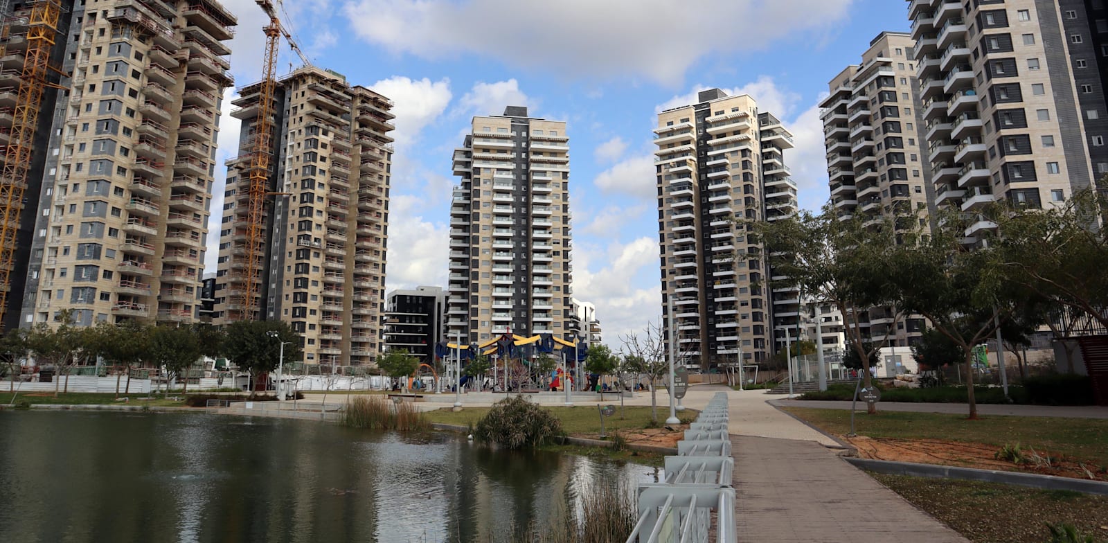 בנייה חדשה בחדרה. ''הפריפריה בהחלט פעילה בתקופה הזו'' / צילום: Shutterstock